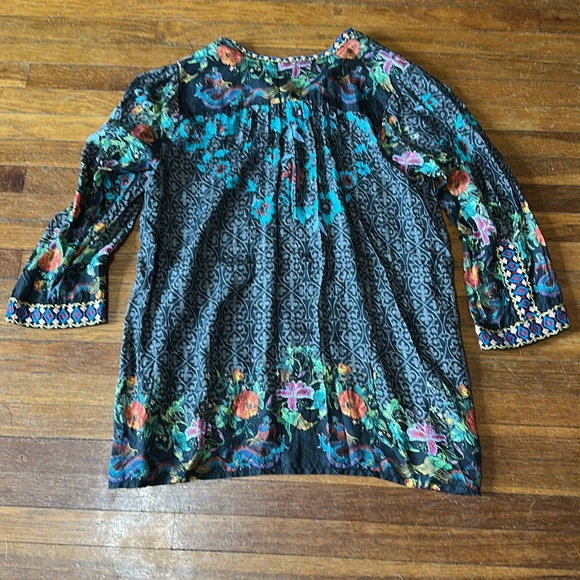 Johnny Was Black 100% Silk Tunic, Partial Button Front, Sz Large - Picture 6 of 8